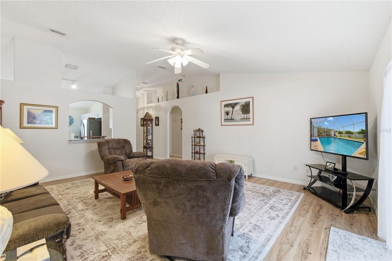 14 Frenora Ln - Photo 6 of 27