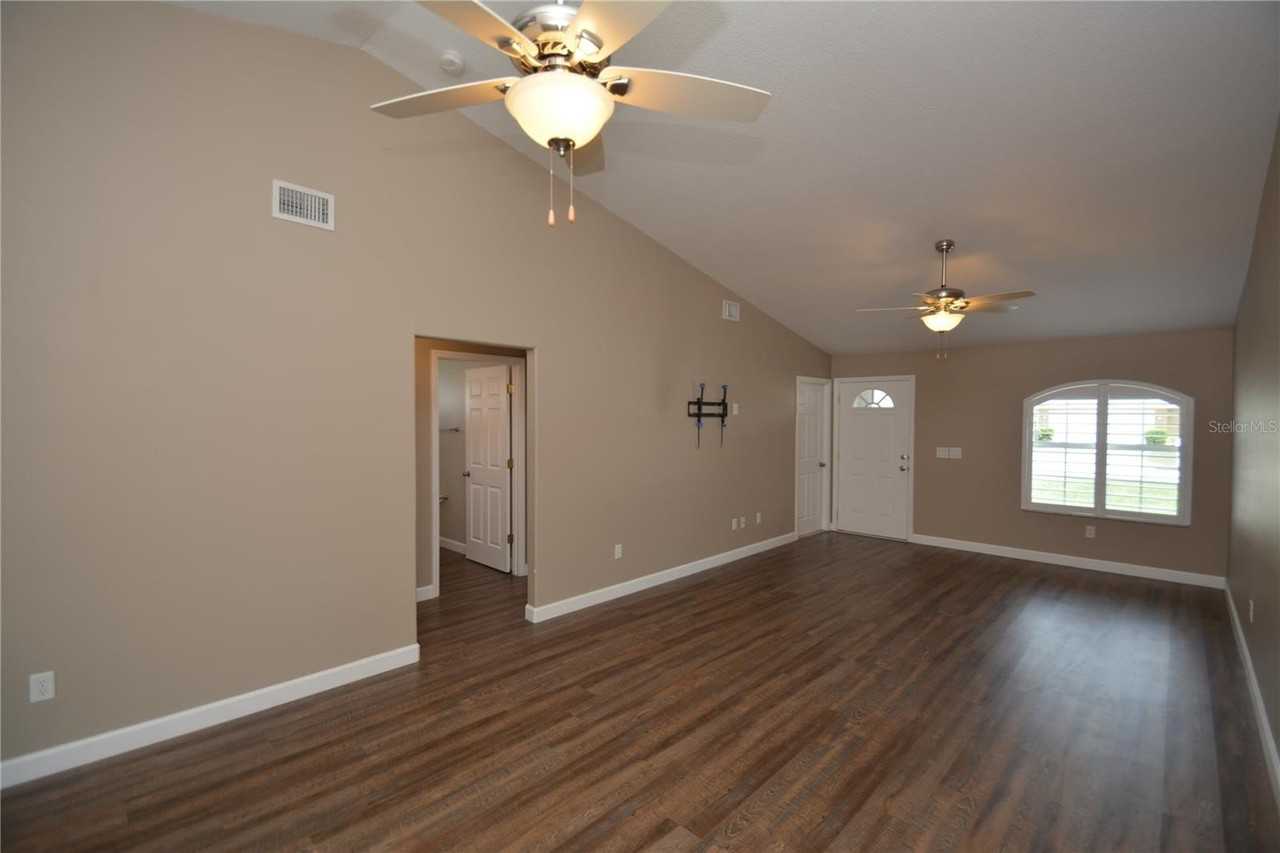 8 Pine Hill Ln #A - Photo 3 of 28