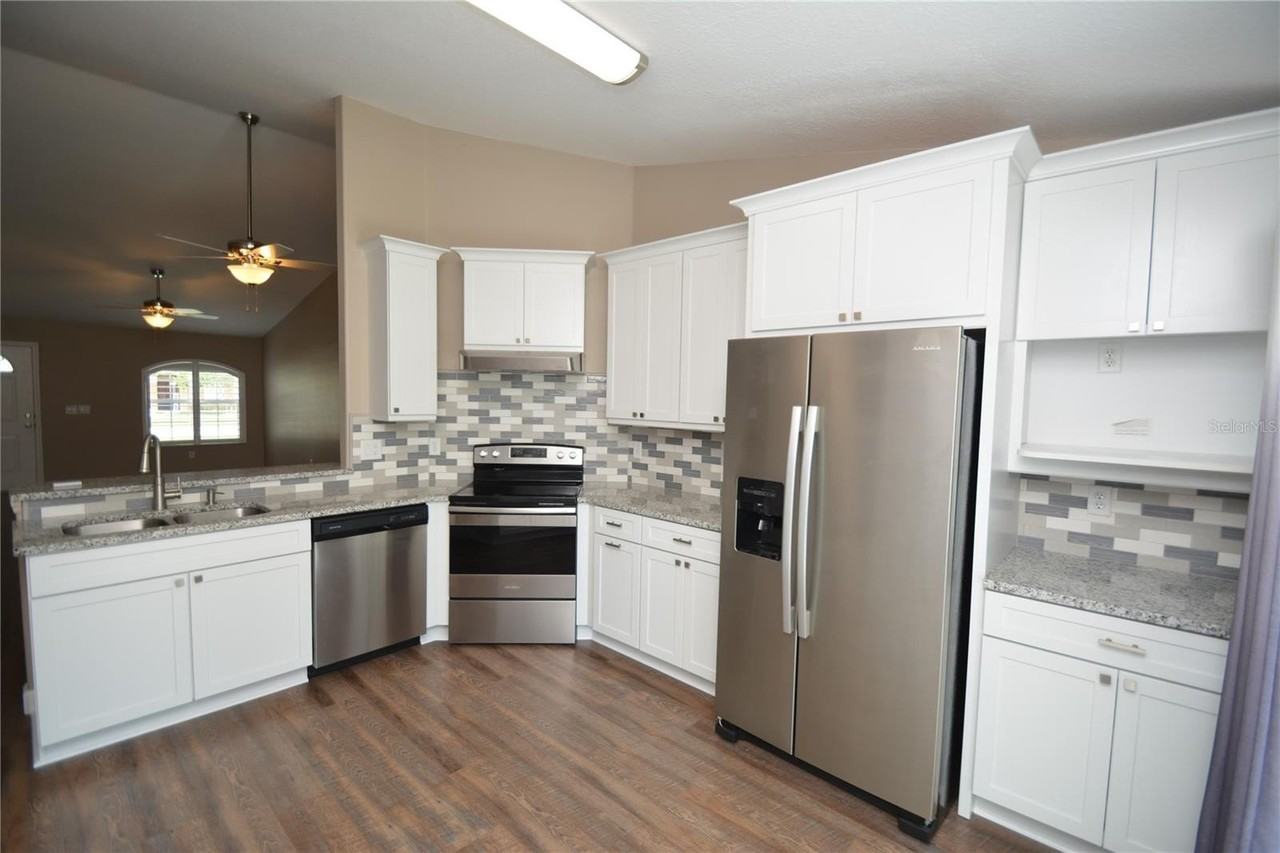 8 Pine Hill Ln #A - Photo 7 of 28