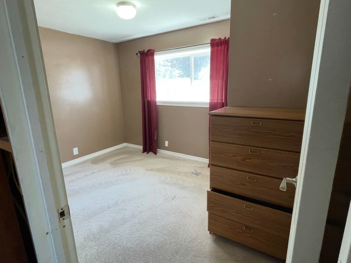 854 S Pioneer Ave #1 - Photo 4 of 11