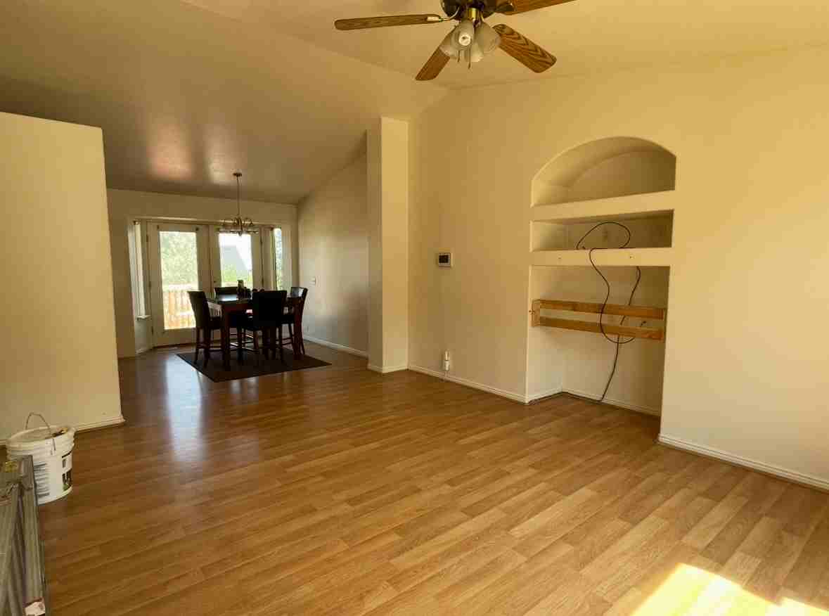 854 S Pioneer Ave #1 - Photo 5 of 11