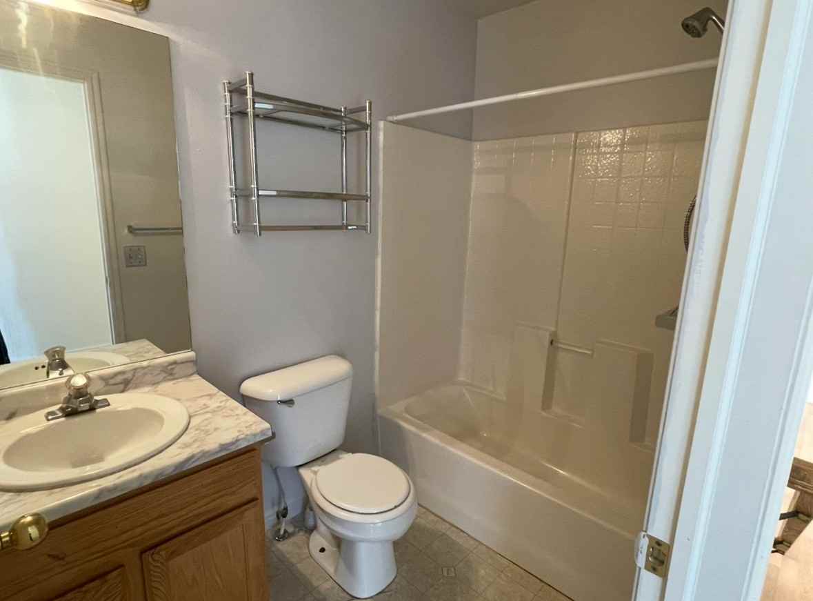 854 S Pioneer Ave #1 - Photo 7 of 11