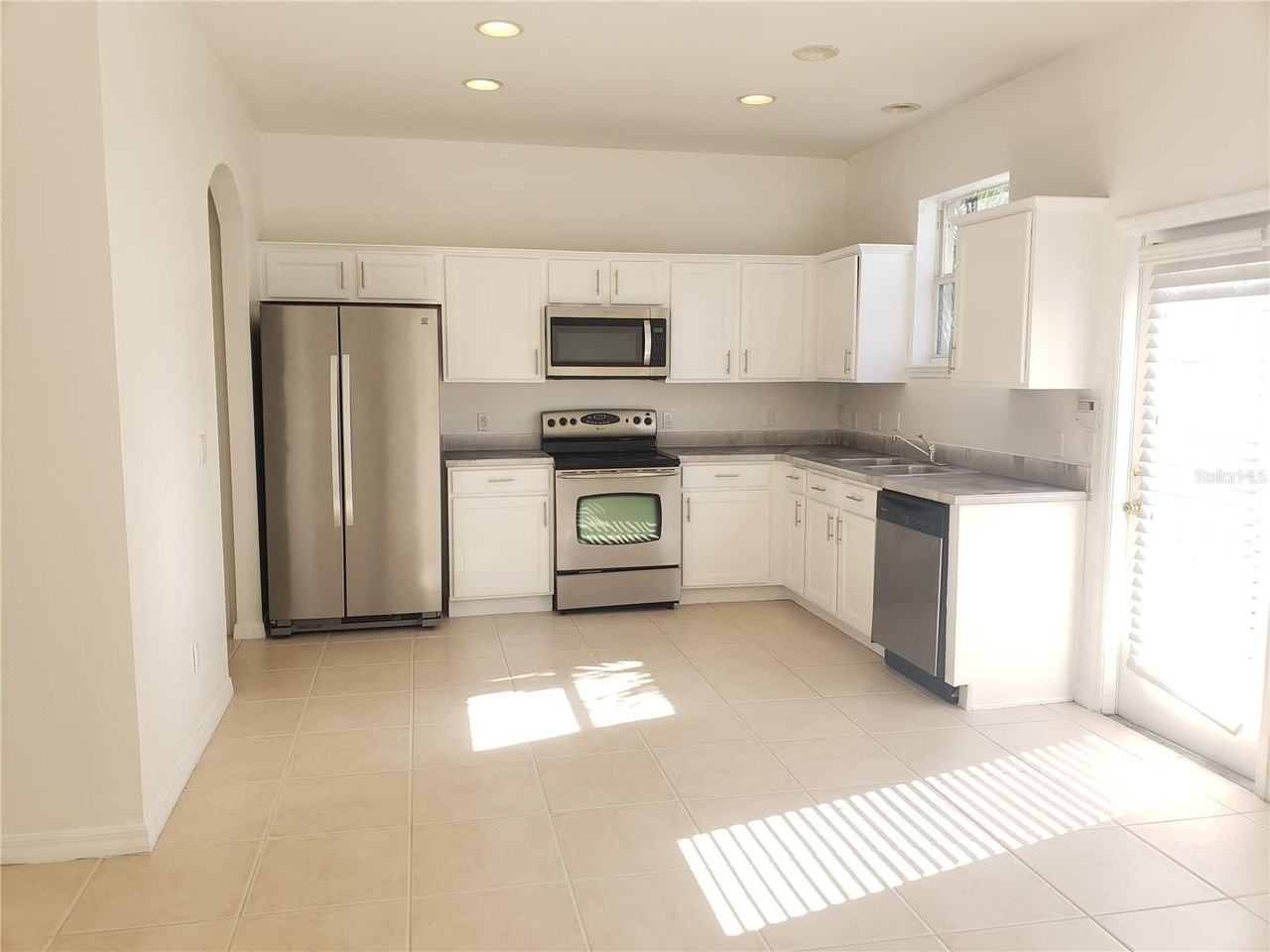 4461 Capital Blvd - Photo 2 of 34