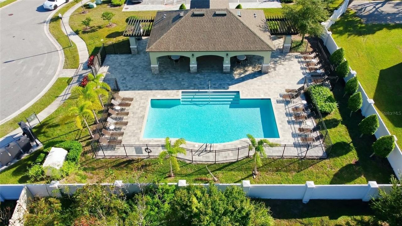 1461 Clear Brook Pl - Photo 2 of 30