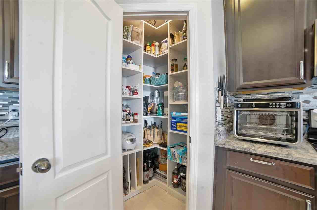 1461 Clear Brook Pl - Photo 6 of 30