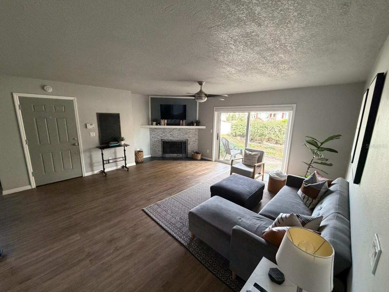 110 Killarney Bay Ct #1 - Photo 2 of 12