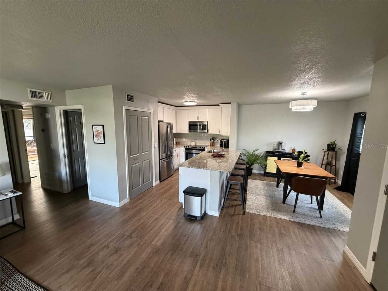 110 Killarney Bay Ct #1 - Photo 3 of 12