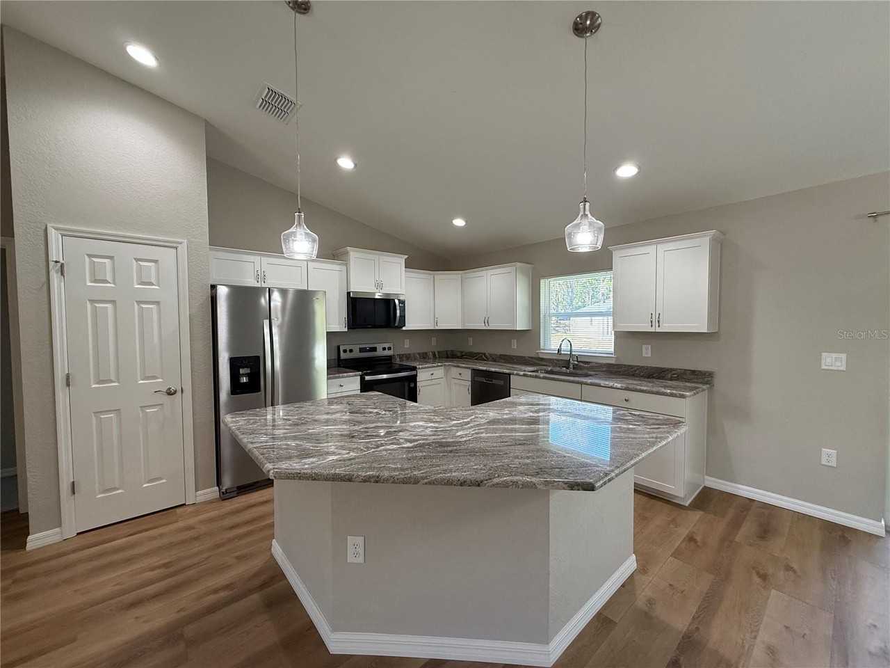 10426 Sw 133rd Ave - Photo 7 of 28