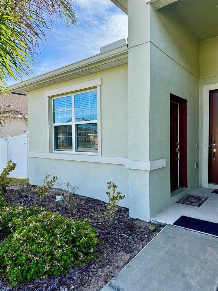 4526 Tahoe Cir - Photo 2 of 11