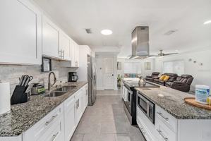 featured image of 8017 Dell Dr