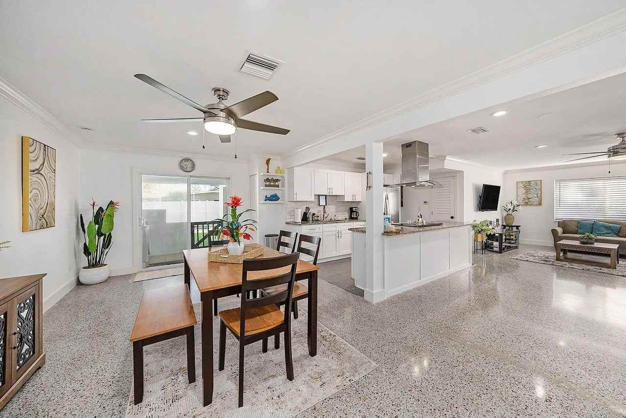 8017 Dell Dr - Photo 4 of 26