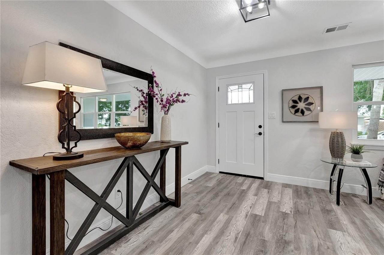 6660 17th Ln N - Photo 4 of 35