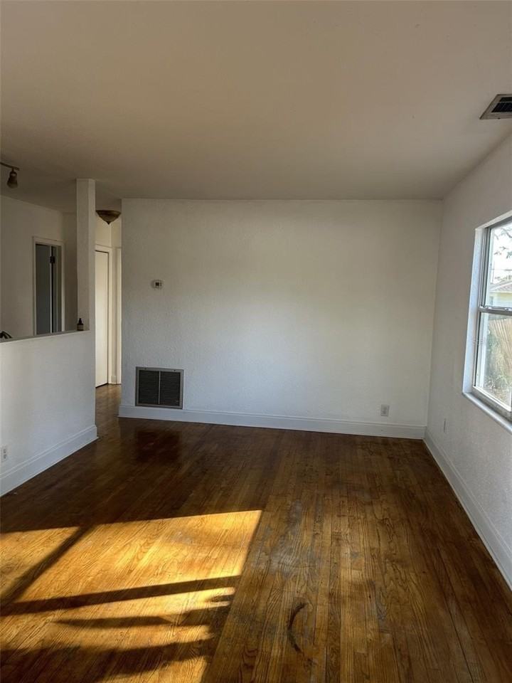 5038 37th Ave N - Photo 4 of 17