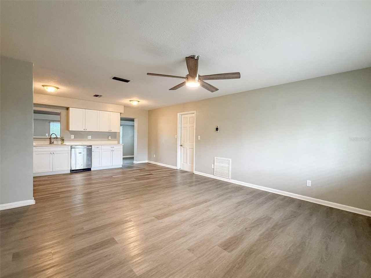 13788 84th Ter - Photo 6 of 31