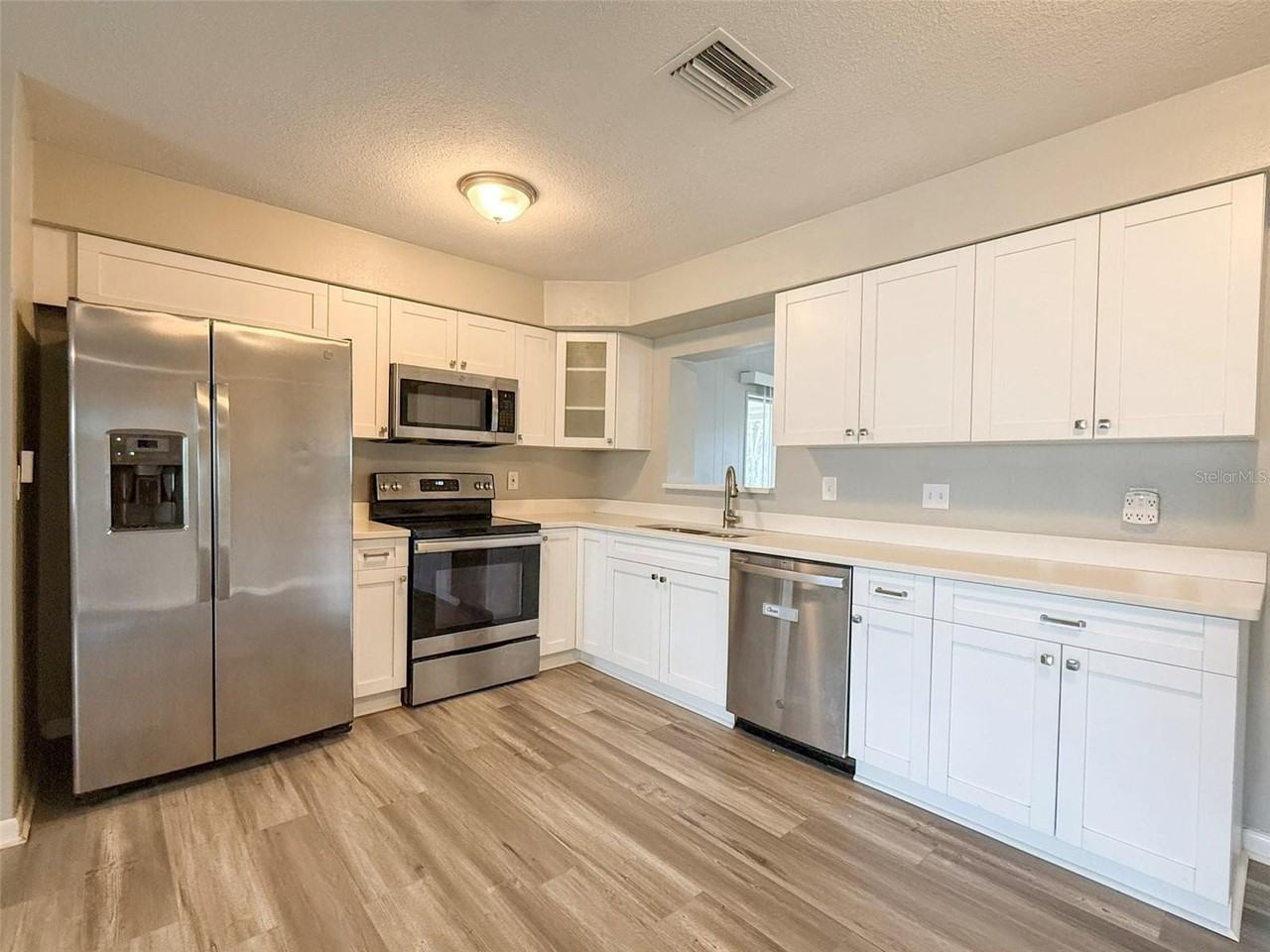 13788 84th Ter - Photo 6 of 32