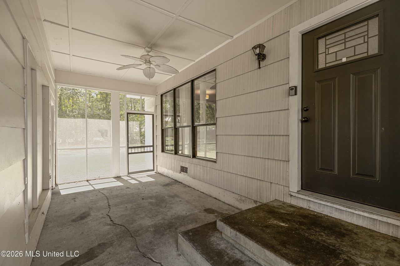 1605 Wilhurst St - Photo 5 of 30