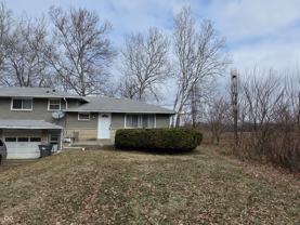 10166 Southeastern Ave - Photo 1 of 1