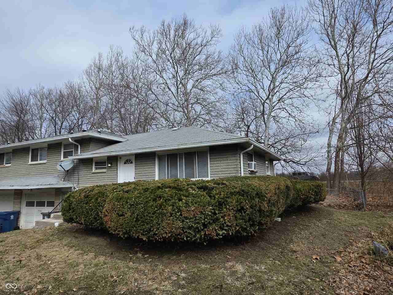 10166 Southeastern Ave - Photo 2 of 19