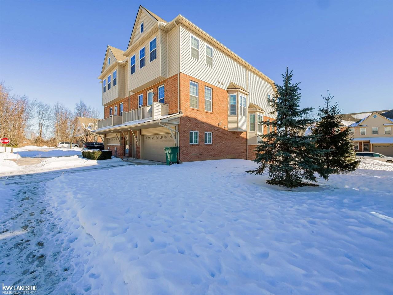 56722 Sunset Dr - Photo 3 of 27