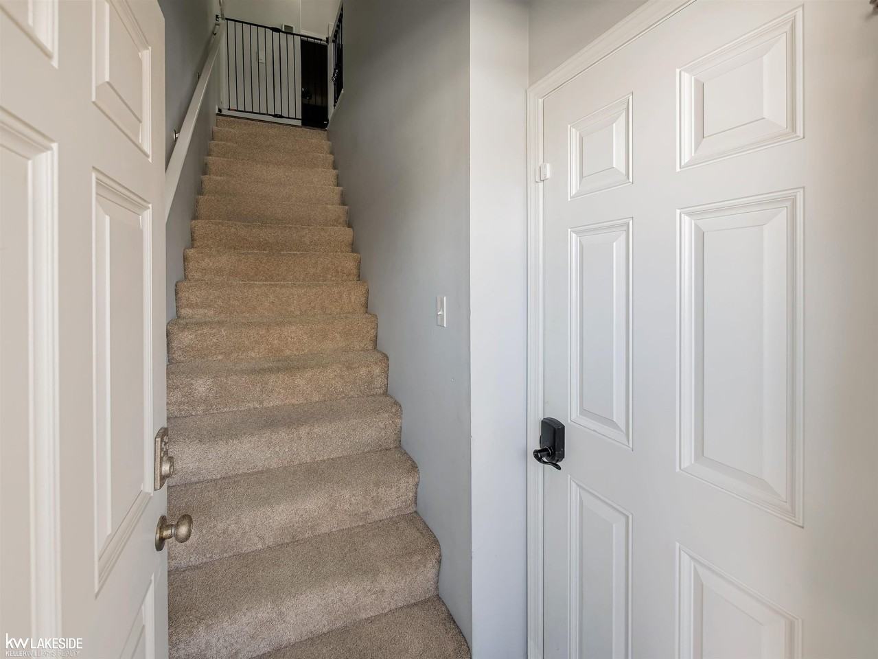 56722 Sunset Dr - Photo 4 of 27