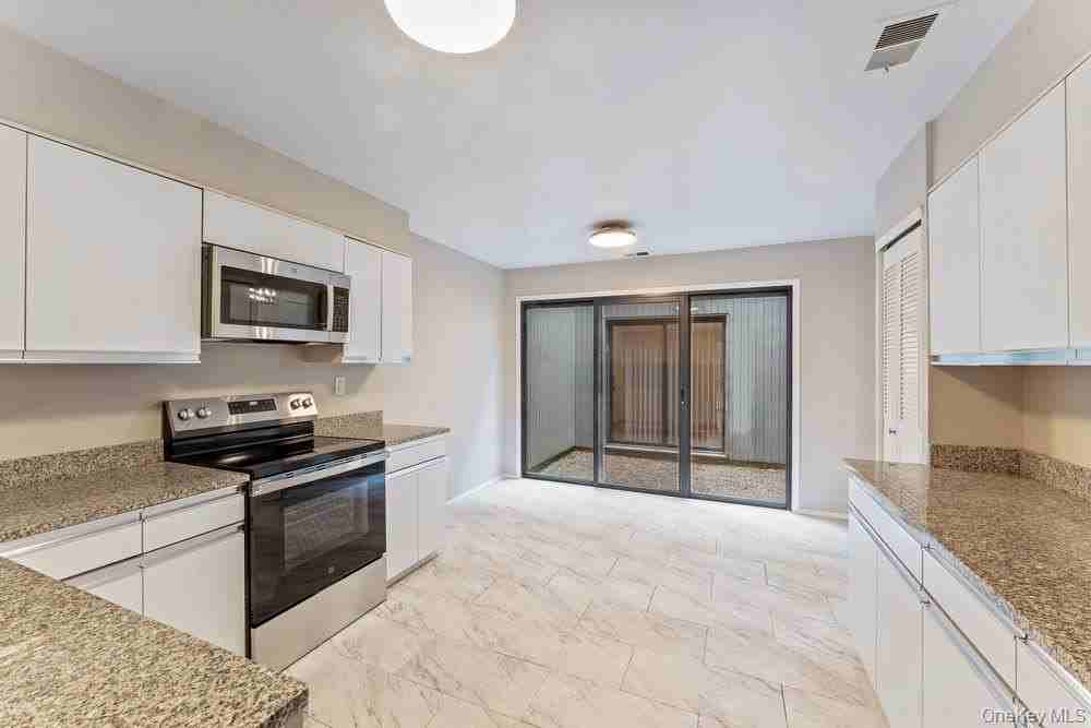 277 Vista Dr - Photo 6 of 33