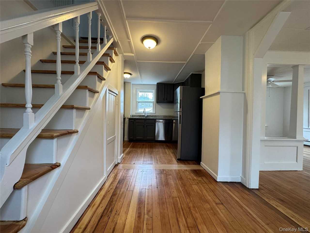 101 Spring St - Photo 4 of 20