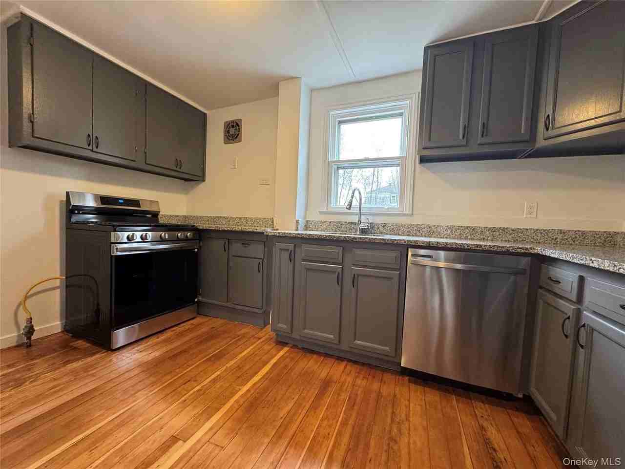 101 Spring St - Photo 6 of 20