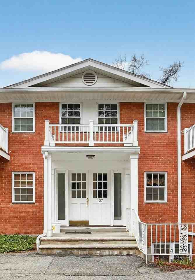 107 Nottingham Rd Apt D - Photo 2 of 23