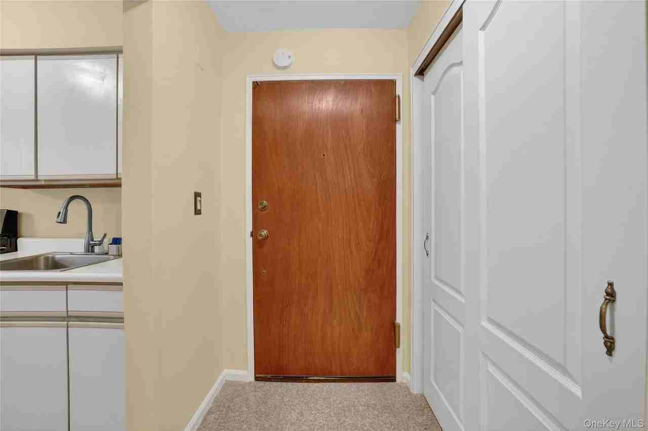 107 Nottingham Rd Apt D - Photo 4 of 23