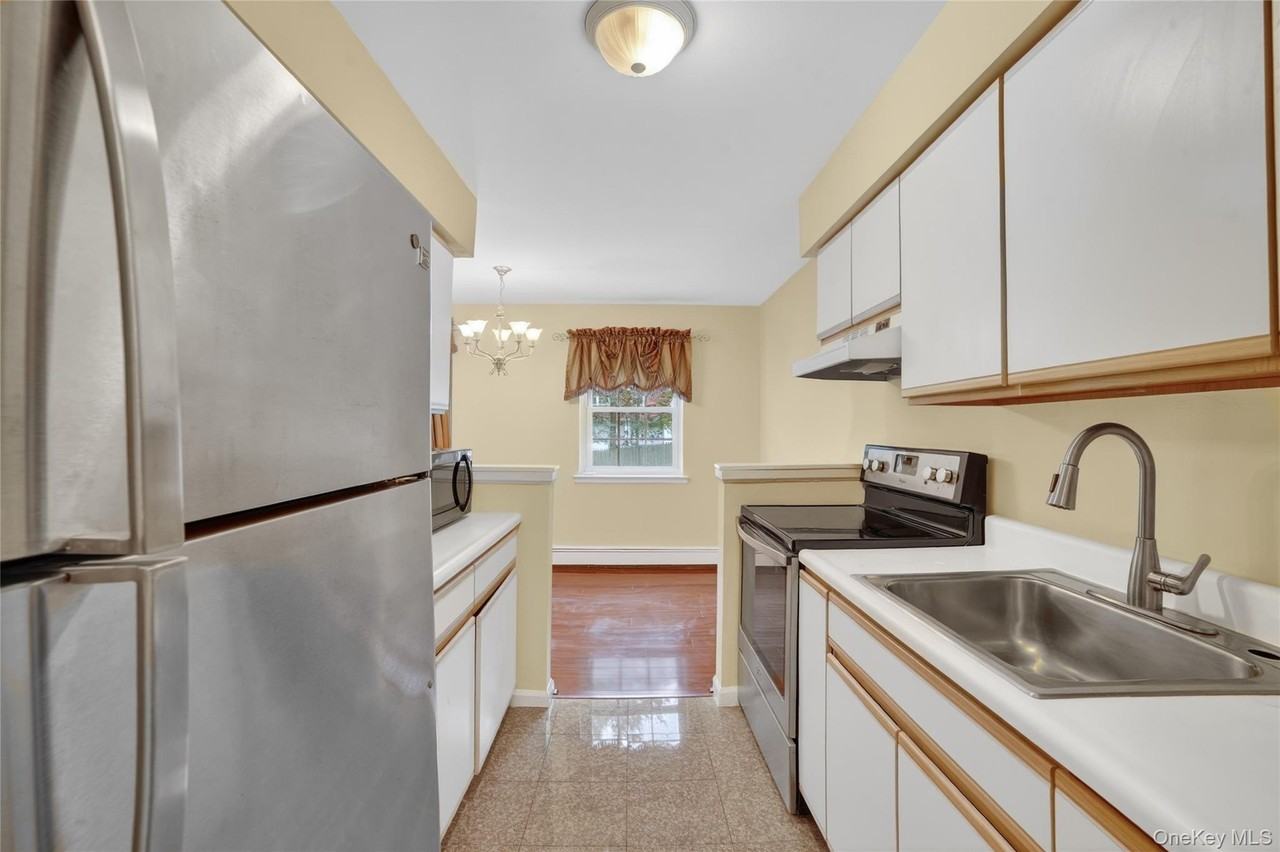 107 Nottingham Rd Apt D - Photo 5 of 23