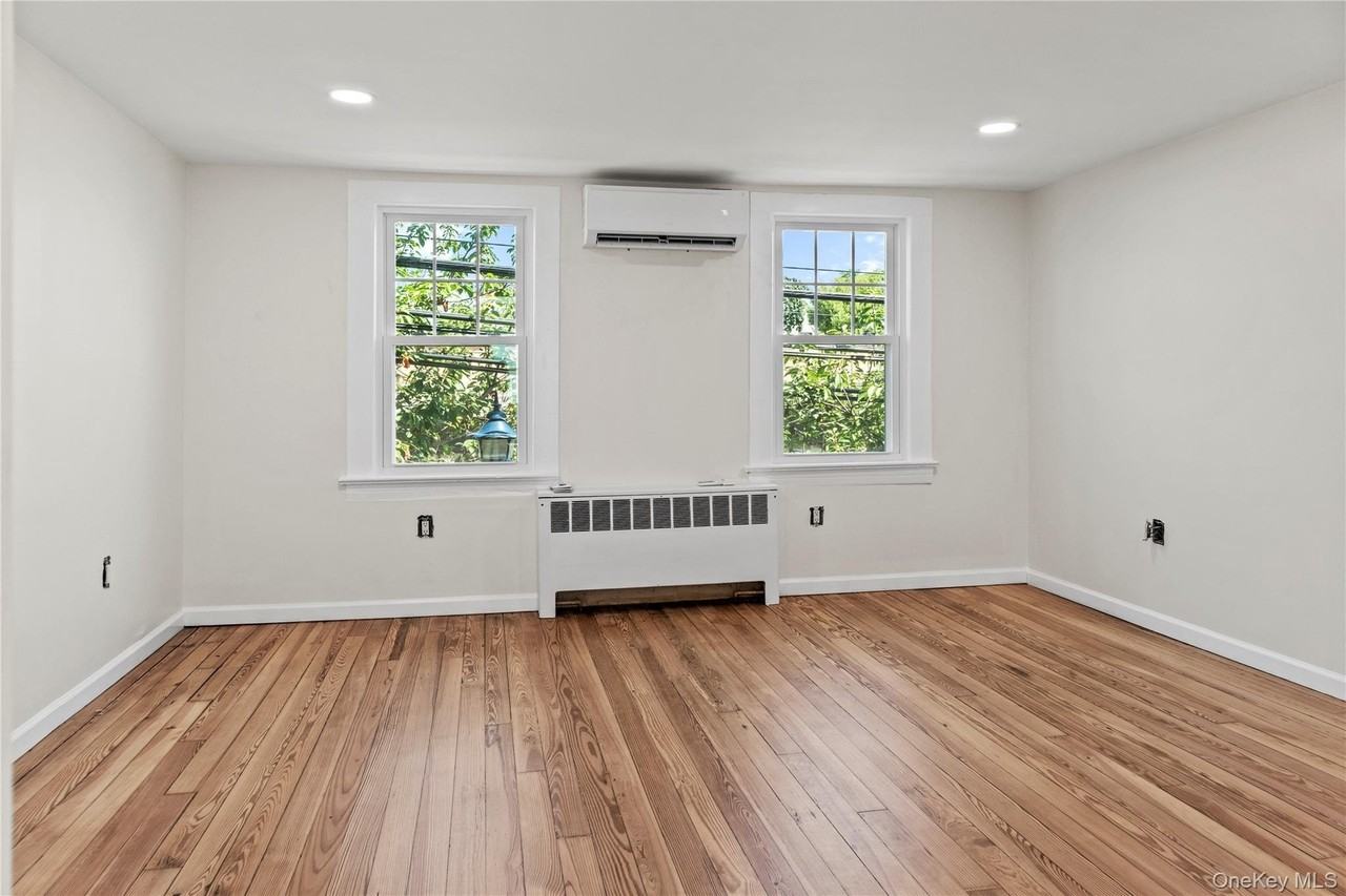 51 Spring St Apt B - Photo 7 of 12