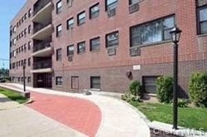 featured image of 135 3rd Ave Apt 1j