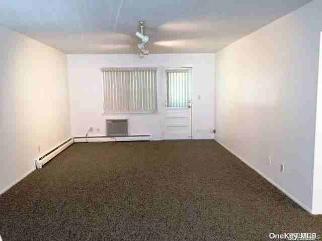 2 Anchorage Ln Apt 4b - Photo 3 of 7