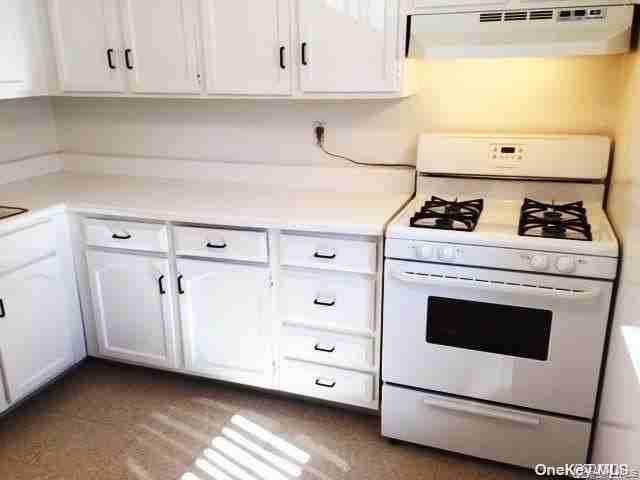 2 Anchorage Ln Apt 4b - Photo 5 of 7