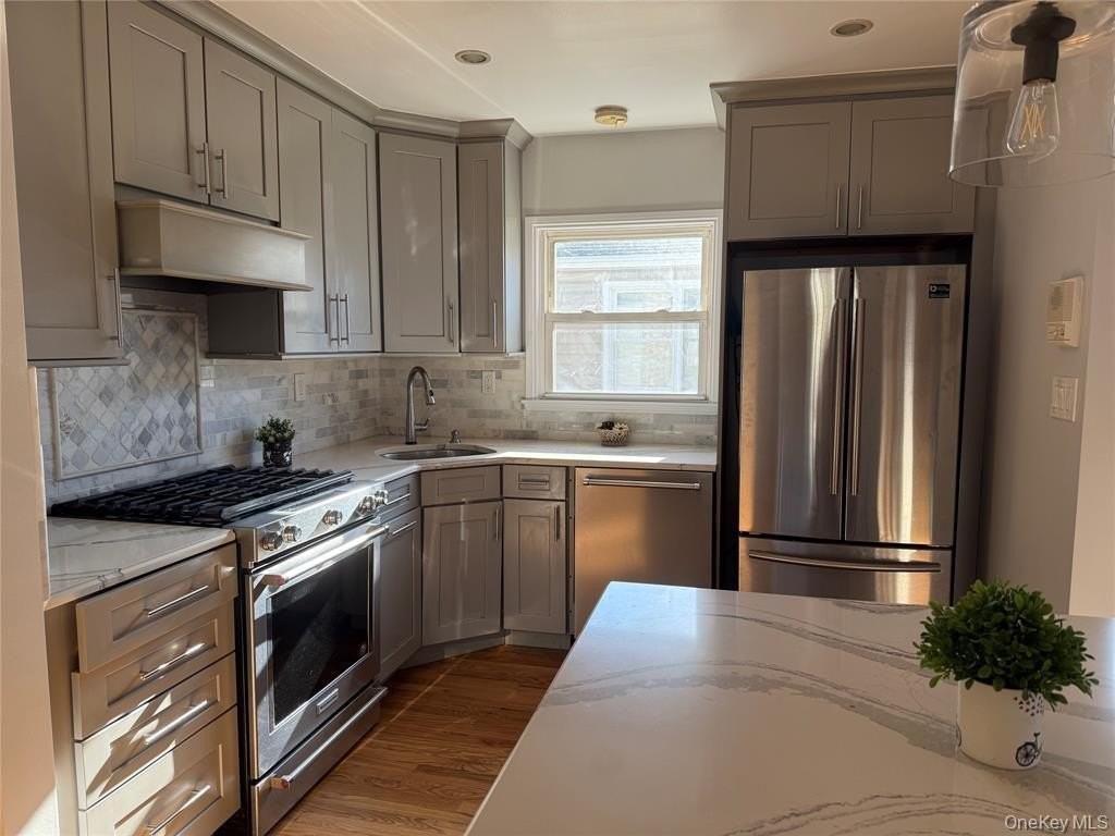 7 Gibson Blvd Unit 2 - Photo 3 of 10