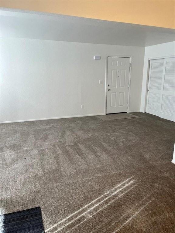 204 Pine Hollow Way - Photo 4 of 11