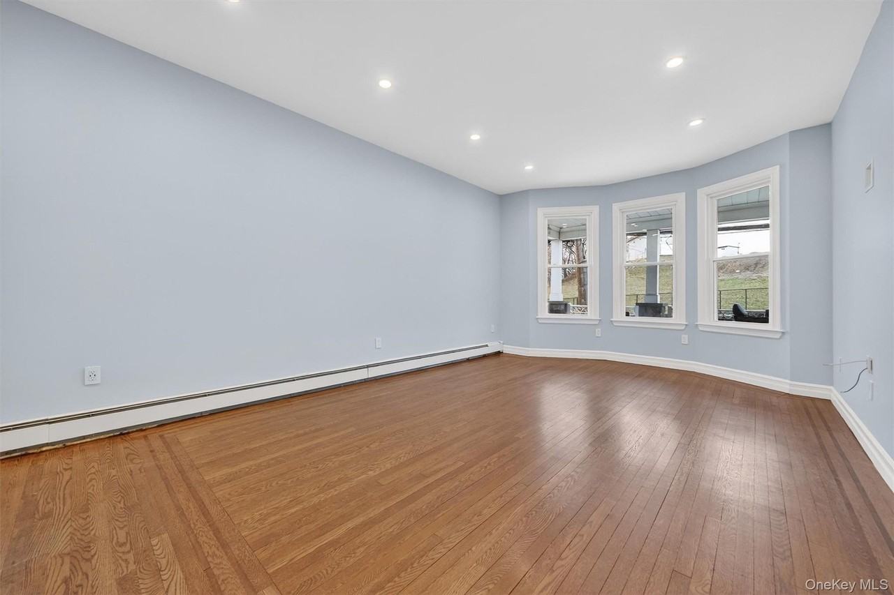 92 Kimball Ave Apt 1 - Photo 5 of 23