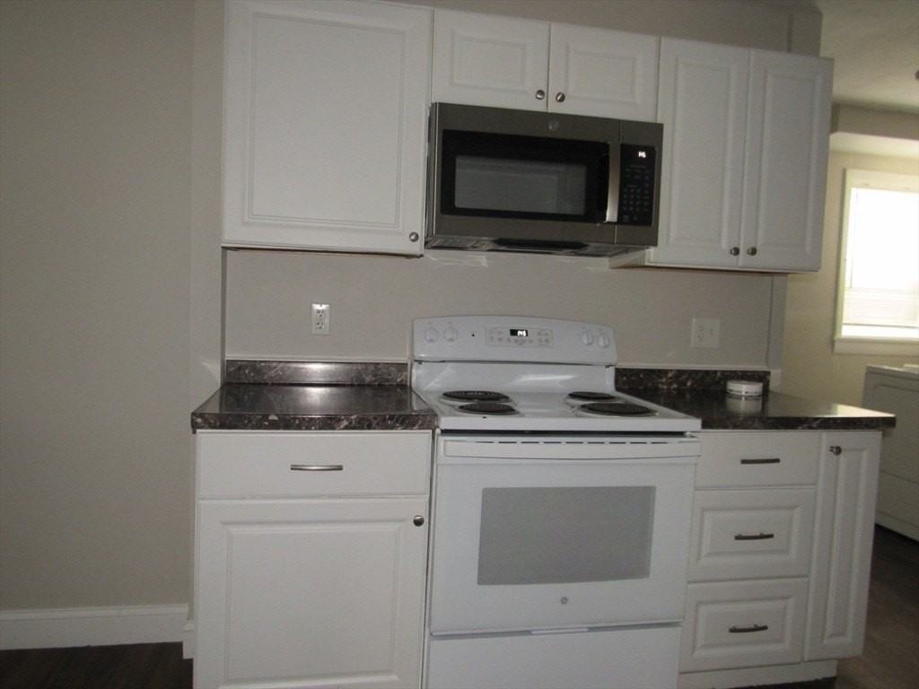 19 Chapman St #2ndFL - Photo 2 of 36