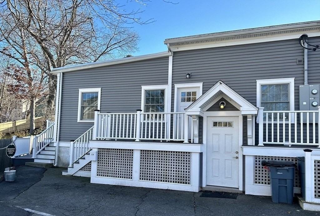 127 Bridge St Unit 1r - Photo 2 of 14