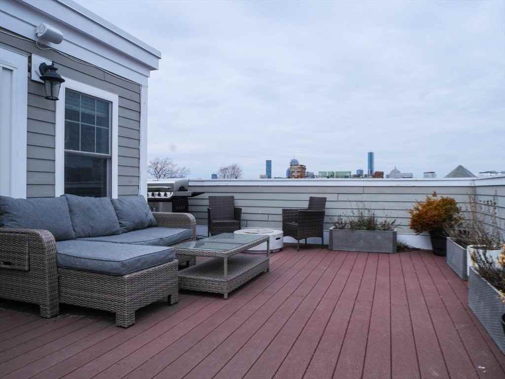 161 Tudor St Unit 3 - Photo 2 of 34