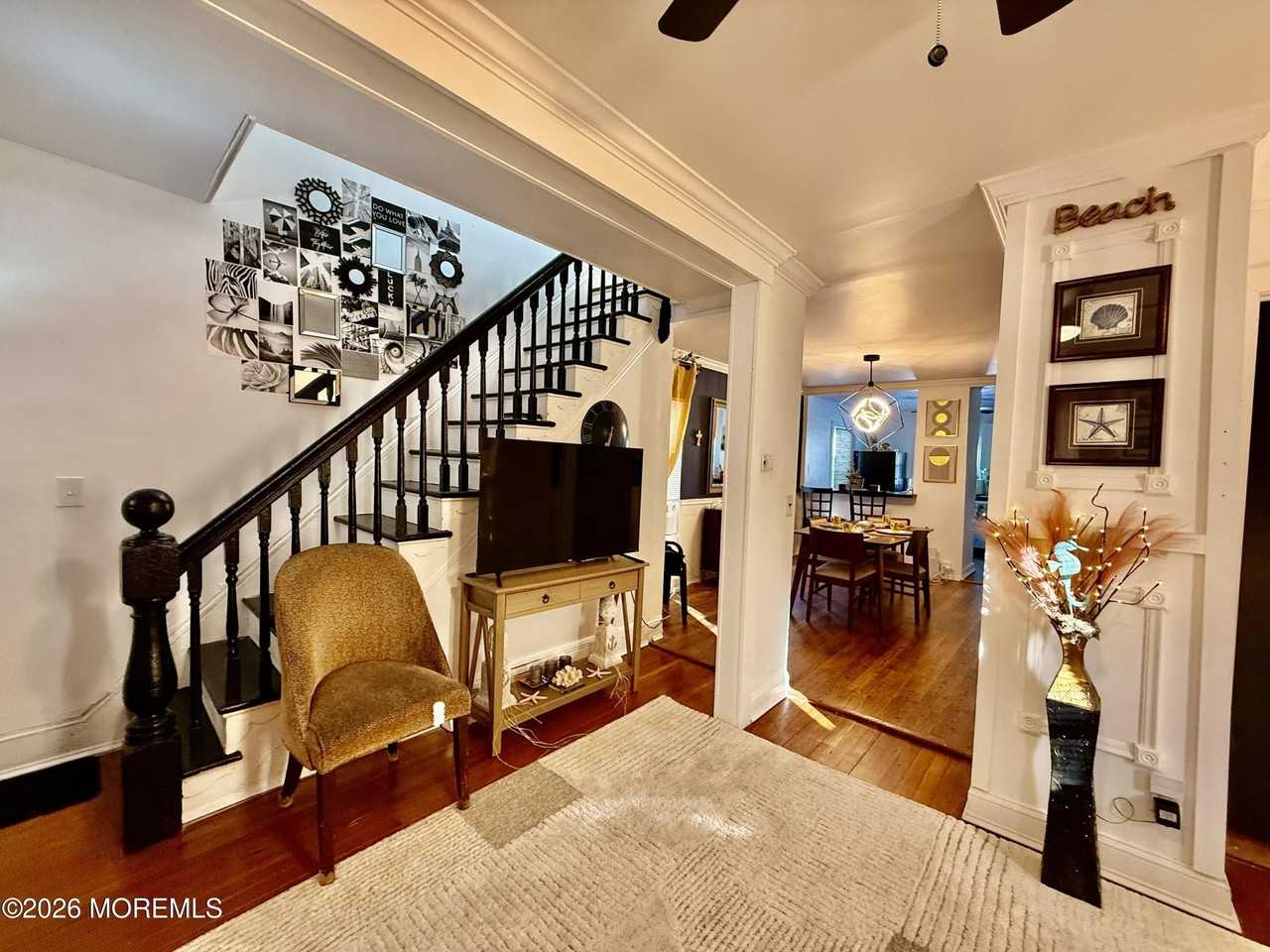 1139 Asbury Ave - Photo 4 of 21