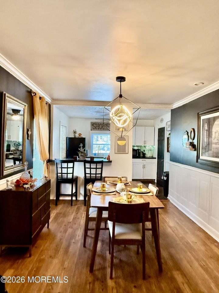 1139 Asbury Ave - Photo 6 of 21