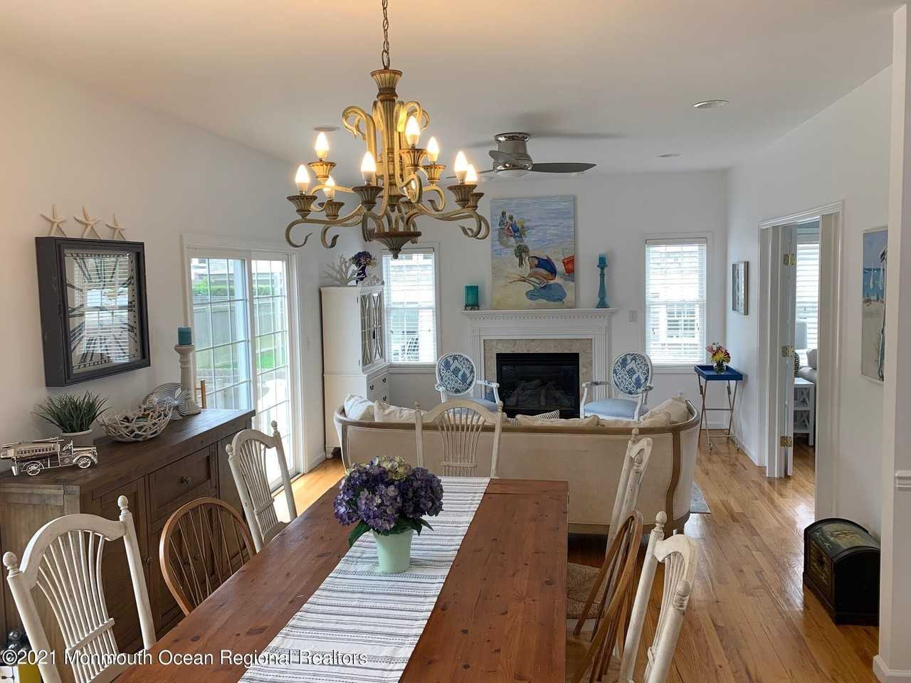 979 Ocean Ave - Photo 2 of 17