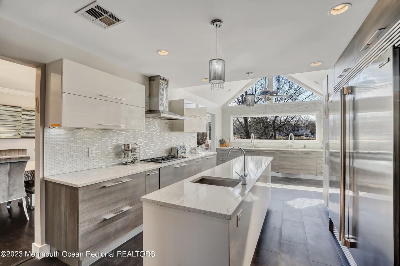 278 Lake Ave - Photo 6 of 13