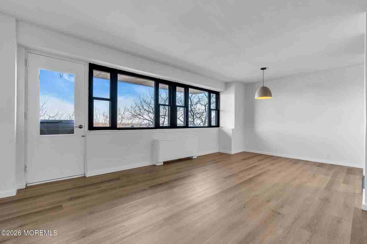 10 Ocean Blvd Apt 3d - Photo 4 of 32