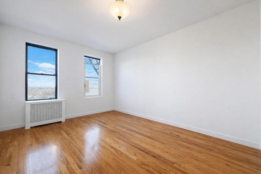 282 Cabrini Blvd - Photo 4 of 7