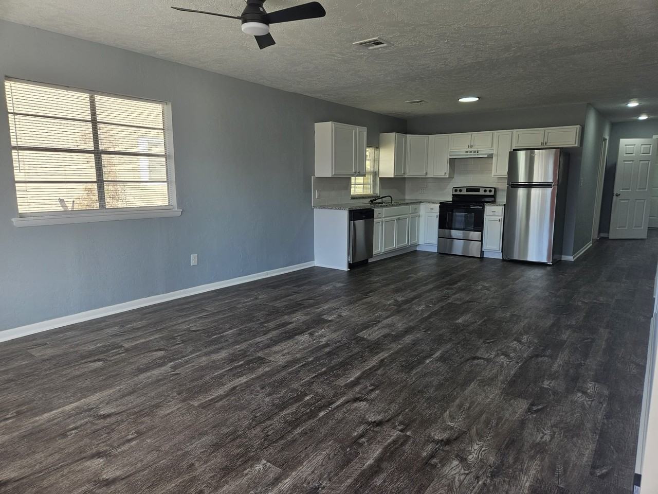 707 Nw Arlington Ave #1 - Photo 3 of 13