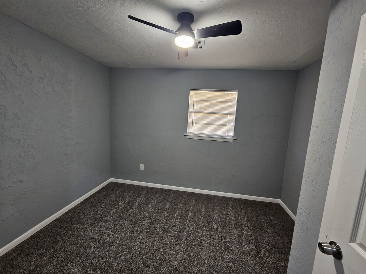 707 Nw Arlington Ave #1 - Photo 4 of 13