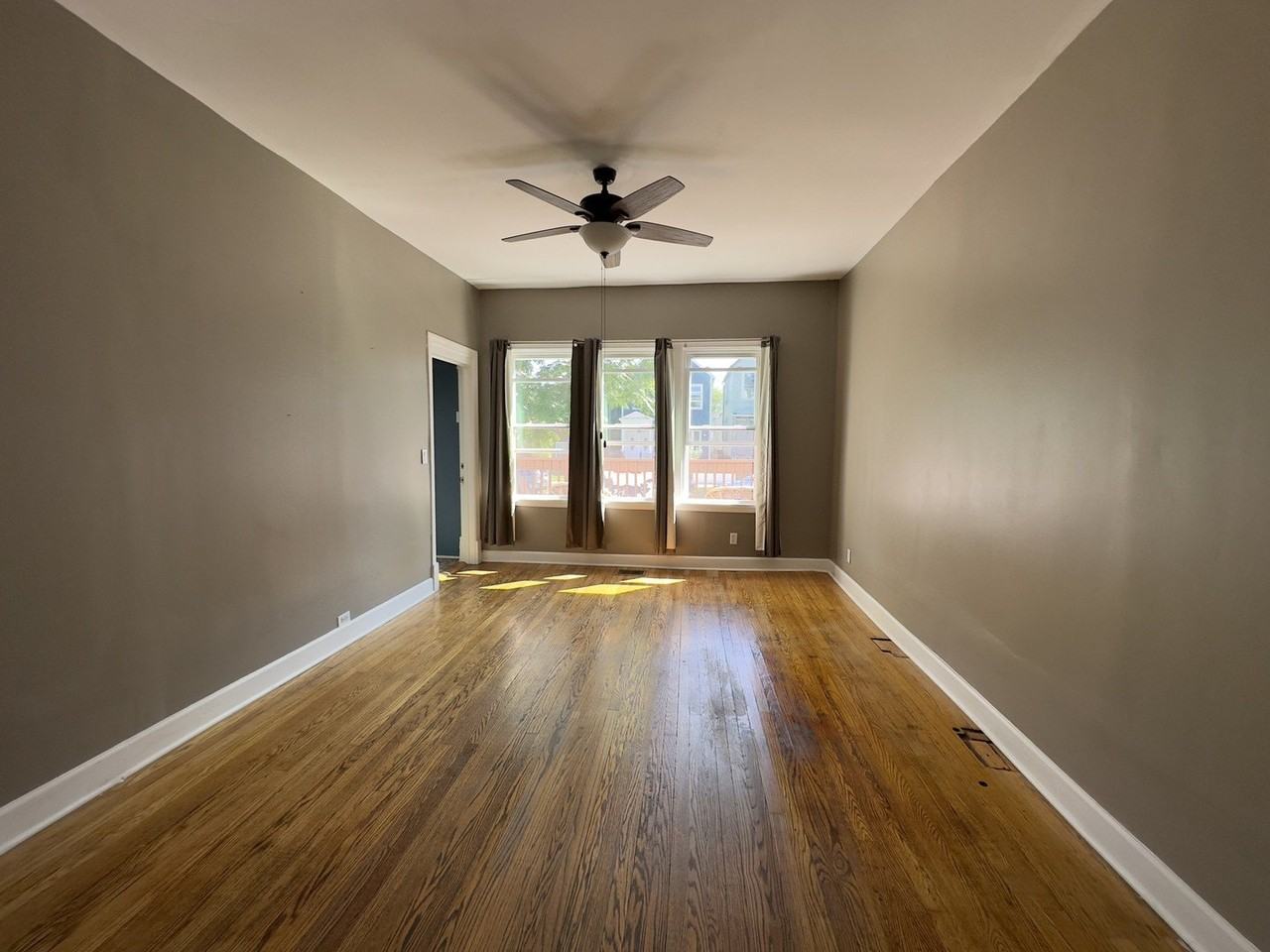 1924 N Saint Louis Ave Unit 1 - Photo 3 of 10