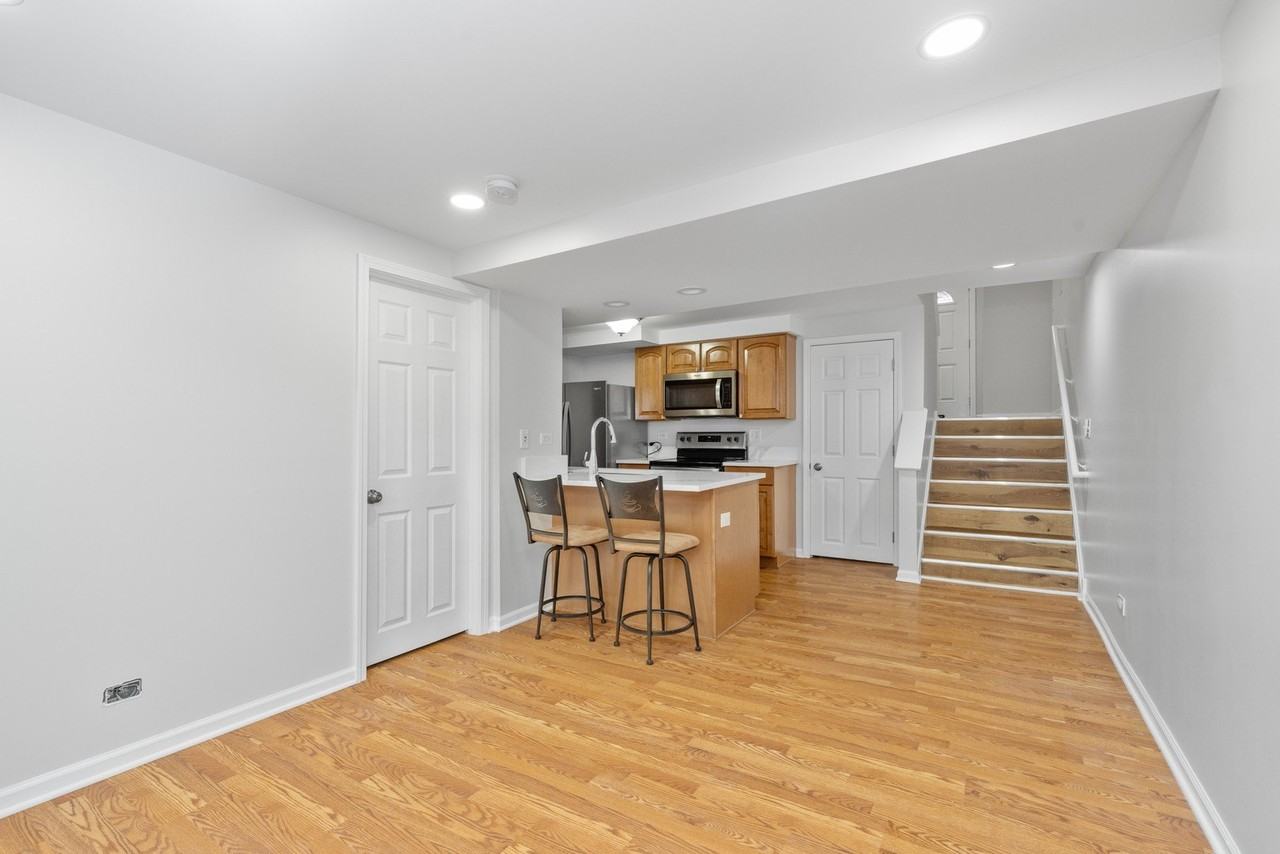 8824 Robin Dr Apt F - Photo 5 of 19